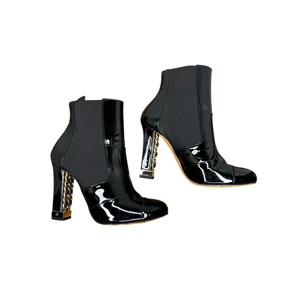 Chanel Black Patent Leather Chain Detail Block Heel Ankle Boots EU 38 CC Booties